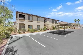 Photo #3: 2404832 Listing