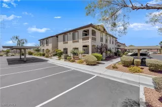 Photo #4: 2404832 Listing