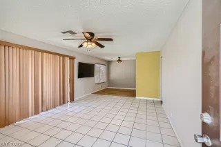 Photo #2: 2404854 Listing 