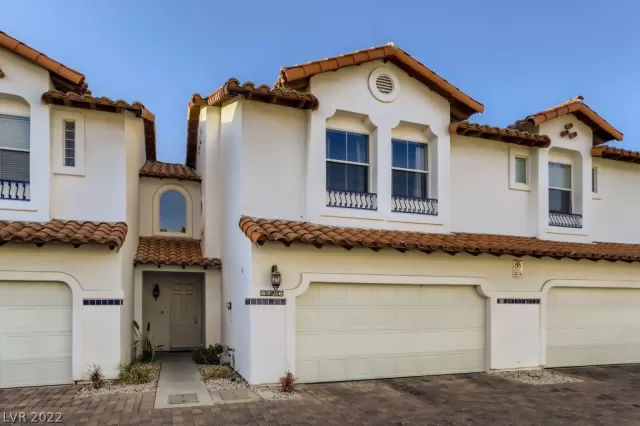 MLS: 2404857 Condo For Sale