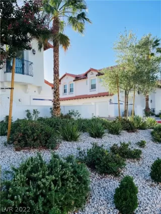Photo #1: 2404857 Listing 