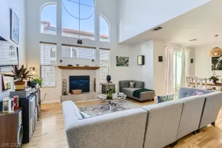 Photo #3: 2404857 Listing 
