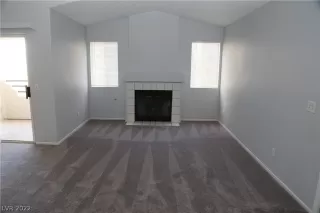 Photo #3: 2404859 Listing