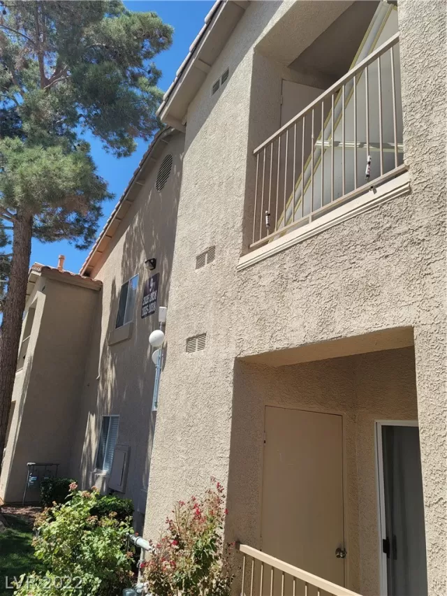 MLS: 2404892 Condo For Sale