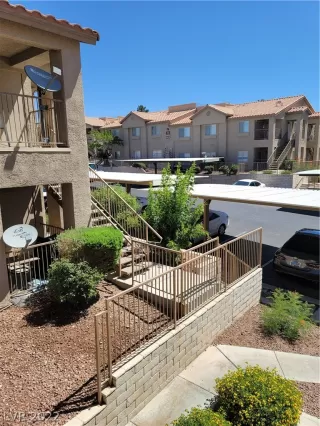 Photo #1: 2404892 Listing 