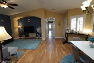 Photo #3: 2404917 Listing 