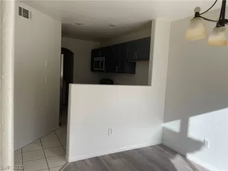 Photo #2: 2404925 Listing 