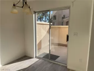 Photo #3: 2404925 Listing 