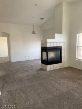 Photo #2: 2404929 Listing