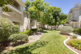 Photo #3: 2404931 Listing 