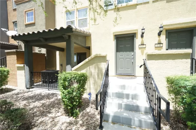 MLS: 2404965 Condo For Sale