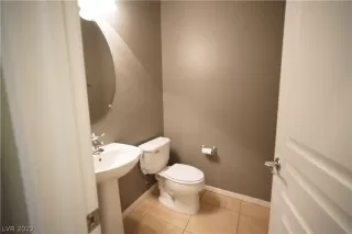 Photo #6: 2404965 Listing 