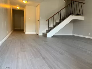 Photo #1: 2404976 Listing 