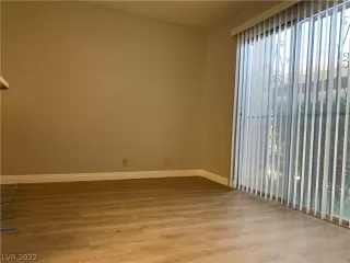 Photo #3: 2404976 Listing 