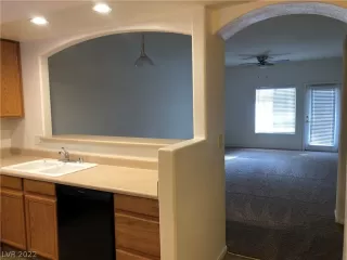 Photo #1: 2404979 Listing 