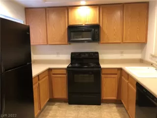 Photo #2: 2404979 Listing 