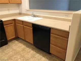 Photo #4: 2404979 Listing 