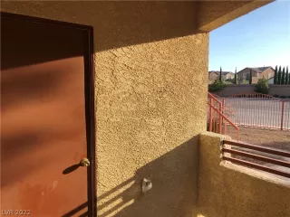 Photo #6: 2404979 Listing 