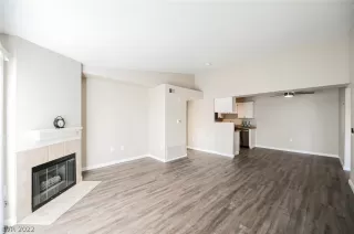 Photo #1: 2404981 Listing