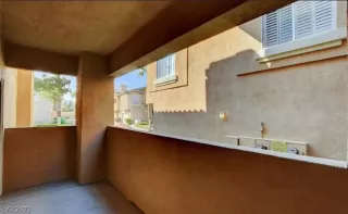 Photo #6: 2404983 Listing