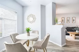 Photo #6: 2405006 Listing