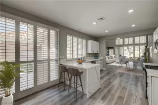 Photo #3: 2405042 Listing