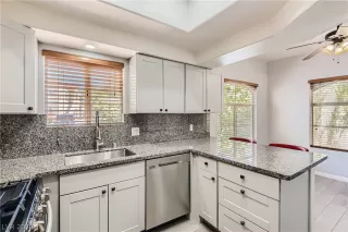 Photo #1: 2405058 Listing 