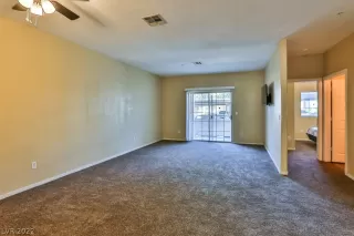 Photo #2: 2405066 Listing