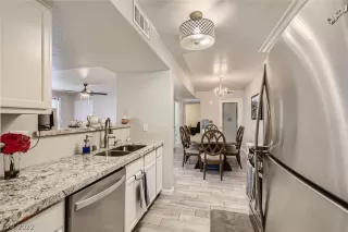 Photo #3: 2405073 Listing 