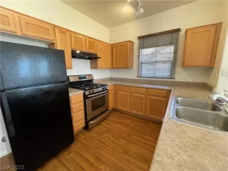 Photo #3: 2405076 Listing 