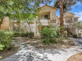 Photo #1: 2405091 Listing