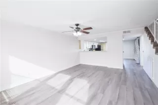 Photo #1: 2405099 Listing 