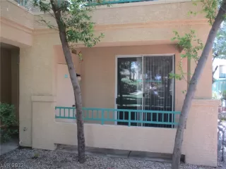 Photo #1: 2405100 Listing 