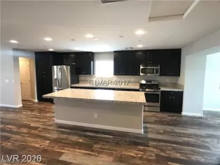Photo #1: 2405110 Listing 