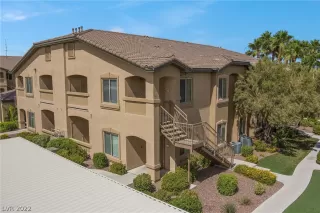 Photo #4: 2405123 Listing