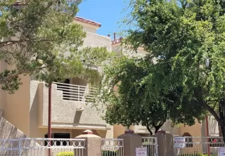 Photo #1: 2405219 Listing