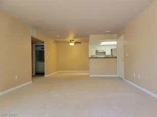 Photo #4: 2405219 Listing