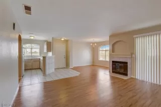 Photo #3: 2405234 Listing