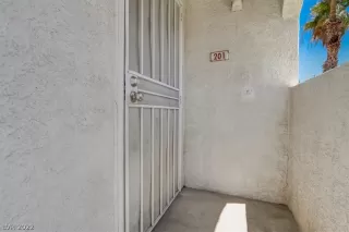 Photo #6: 2405234 Listing