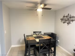 Photo #4: 2405242 Listing