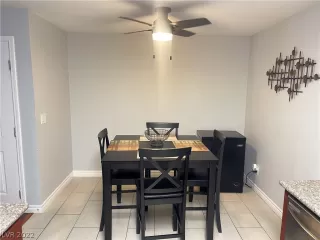 Photo #5: 2405242 Listing