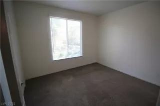 Photo #5: 2405251 Listing 