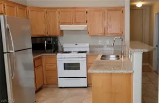 Photo #3: 2405258 Listing 