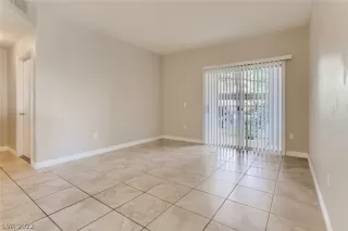 Photo #4: 2405258 Listing 