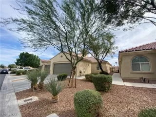 Photo #1: 2405272 Listing 