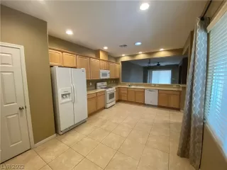 Photo #2: 2405272 Listing 