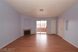 Photo #6: 2405273 Listing 