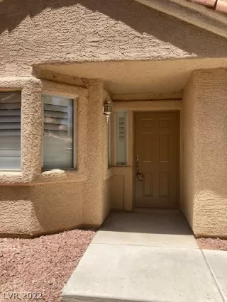 Photo #1: 2405281 Listing