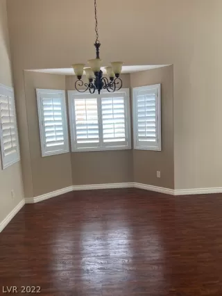 Photo #4: 2405281 Listing