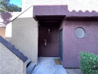 Photo #2: 2405300 Listing 